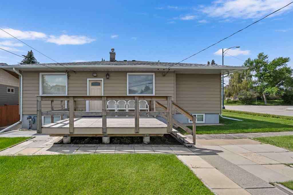 MLS® A2244819 - 2140 Halifax Crescent NW in Banff Trail Calgary, Residential