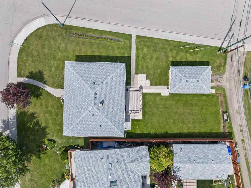 MLS® A2244819 - 2140 Halifax Crescent NW in Banff Trail Calgary, Residential