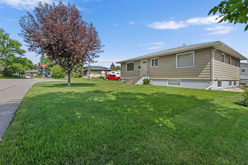 MLS® A2244819 - 2140 Halifax Crescent NW in Banff Trail Calgary, Residential