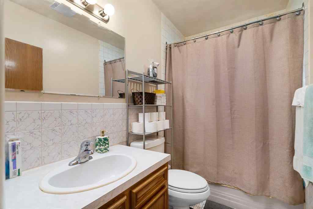MLS® A2244819 - 2140 Halifax Crescent NW in Banff Trail Calgary, Residential
