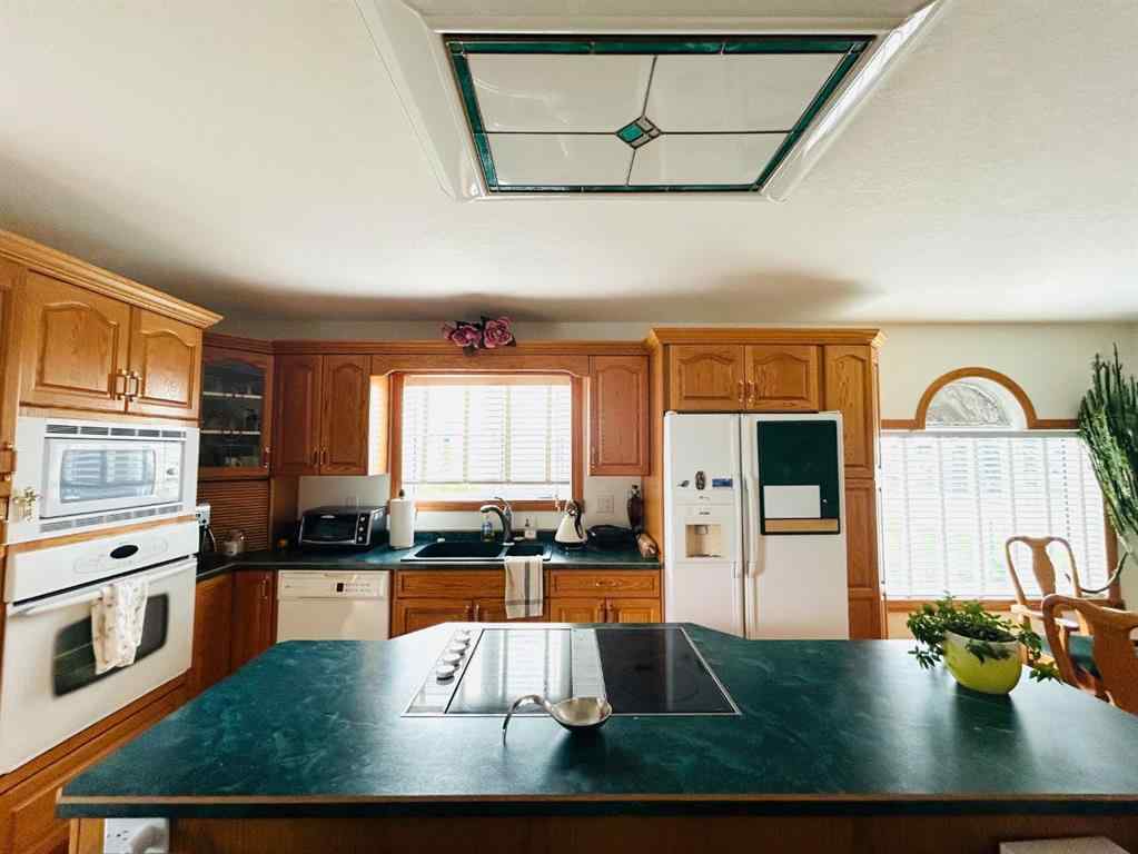 MLS® A2244835 - 213 5 Avenue E in NONE Oyen, Residential