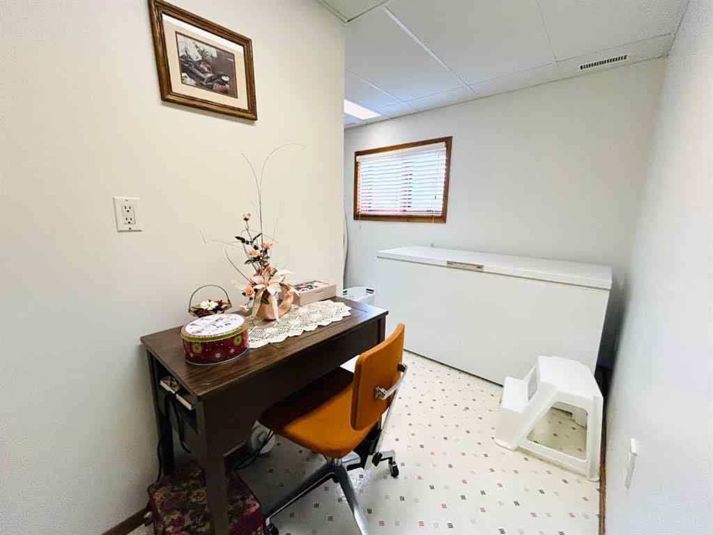 MLS® A2244835 - 213 5 Avenue E in NONE Oyen, Residential