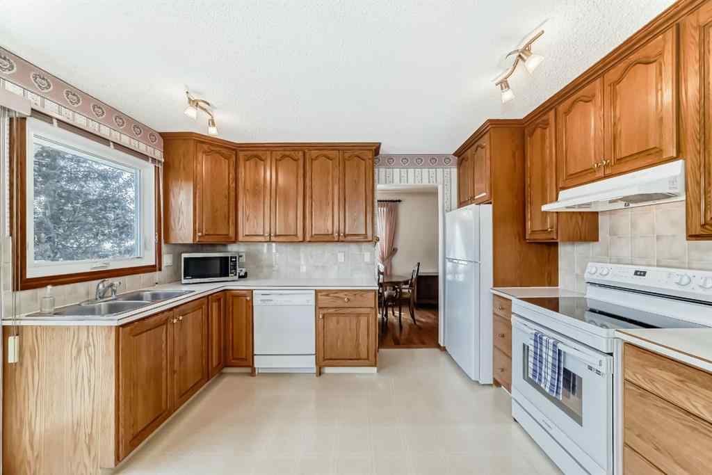MLS® A2244842 - 156 Whiteview Close NE in Whitehorn Calgary, Residential
