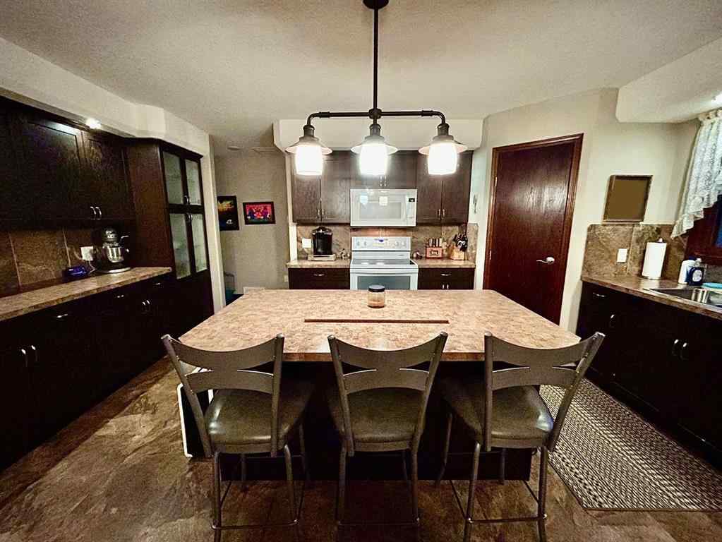 MLS® A2244855 - 402 5 Avenue E in NONE Oyen, Residential