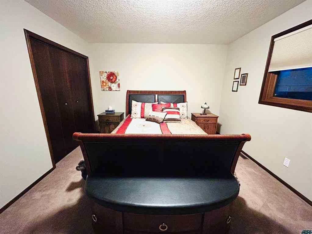 MLS® A2244855 - 402 5 Avenue E in NONE Oyen, Residential
