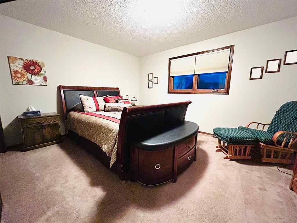 MLS® A2244855 - 402 5 Avenue E in NONE Oyen, Residential