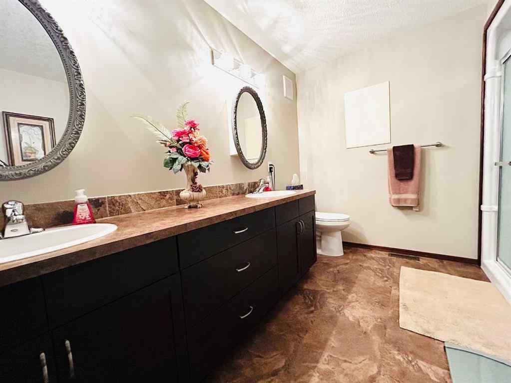MLS® A2244855 - 402 5 Avenue E in NONE Oyen, Residential