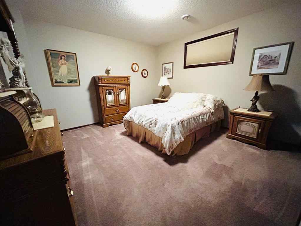 MLS® A2244855 - 402 5 Avenue E in NONE Oyen, Residential