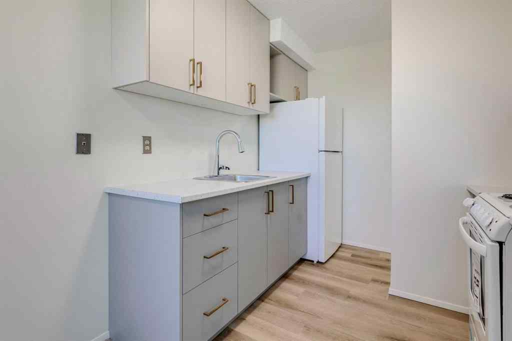 MLS® A2244864 - Unit #203 3615B 49 Street NW in Varsity Calgary, Residential