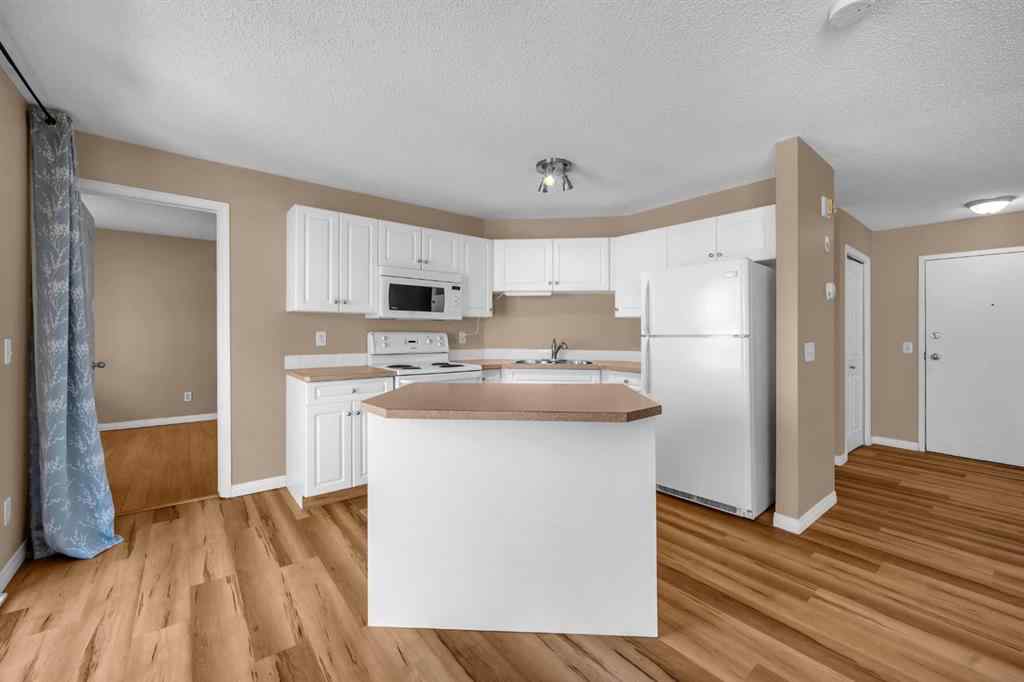 MLS® A2244870 - Unit #204 4204 Valleyview Park SE in Dover Calgary, Residential