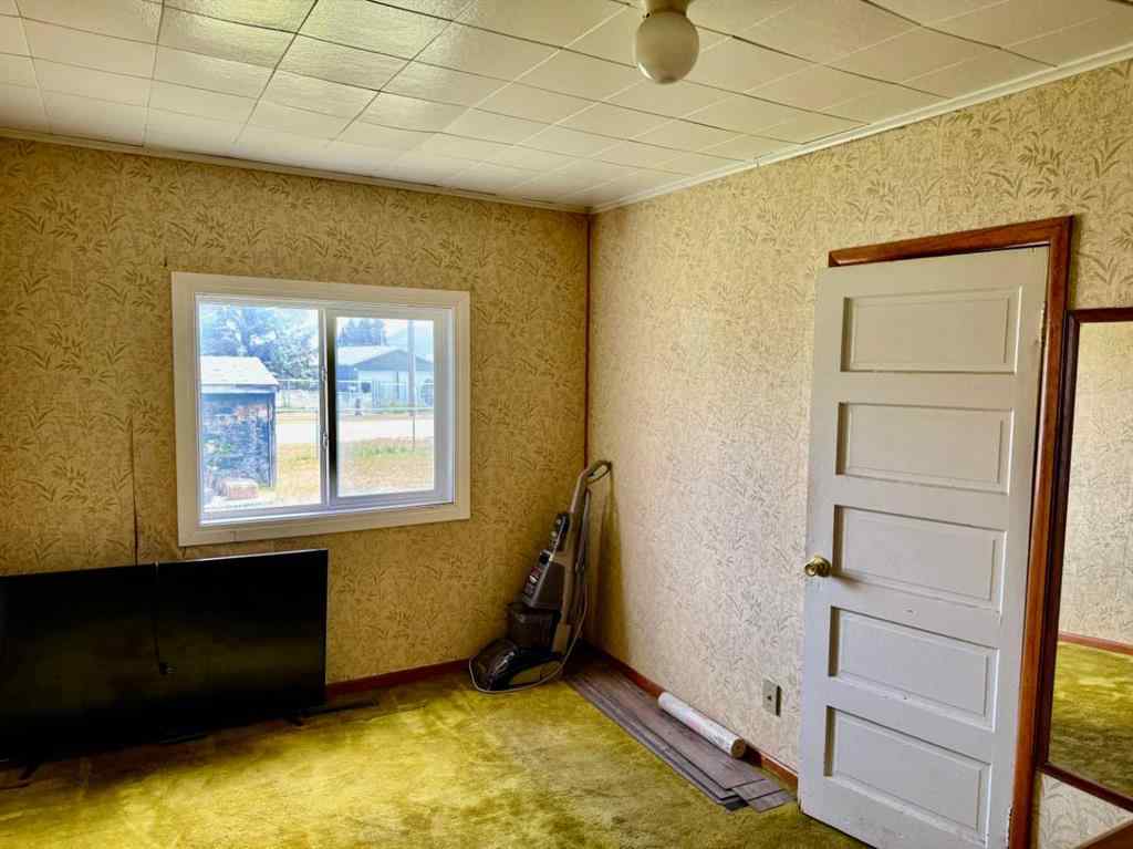 MLS® A2244877 - 22610 10 Avenue  in NONE Hillcrest, Residential