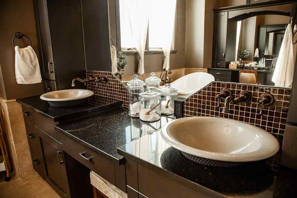 MLS® A2244888 - 13 Chinook Crescent  in NONE High Level, Residential