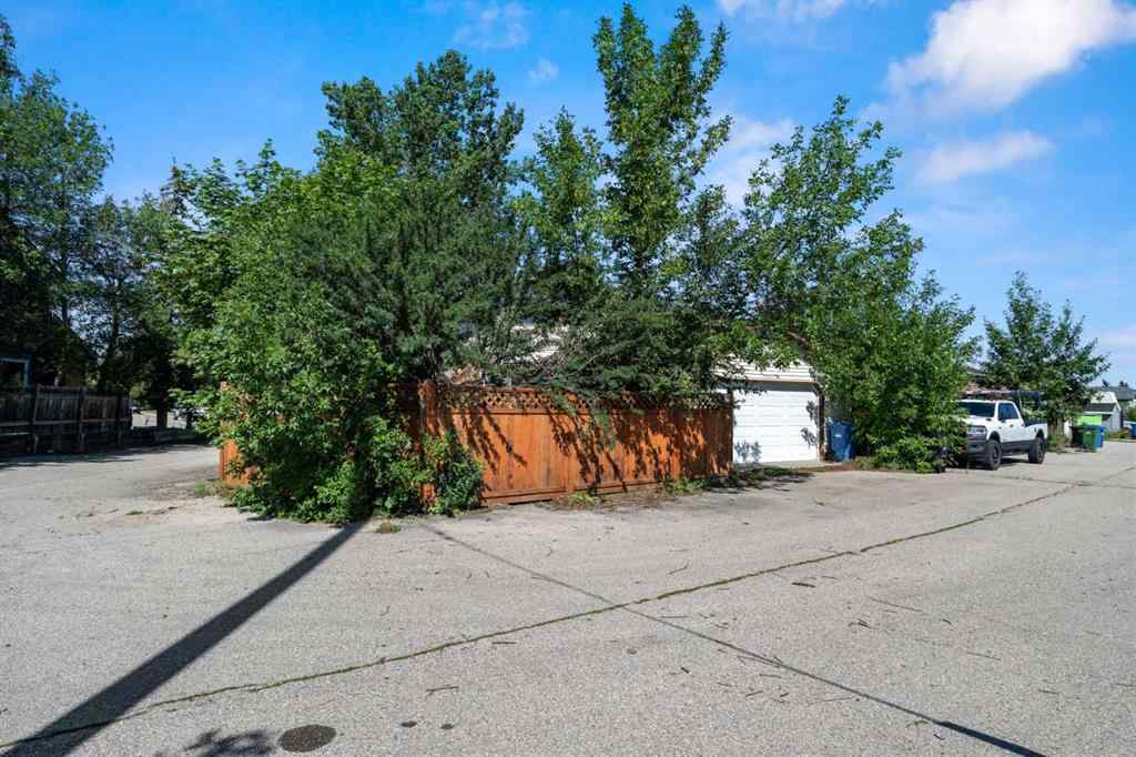 MLS® A2244910 - 150 Shawmeadows Road SW in Shawnessy Calgary, Residential