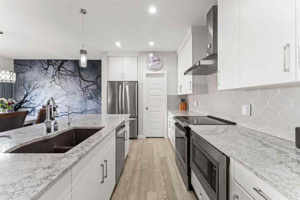 MLS® A2244918 - 804 Shawnee Terrace SW in Shawnee Slopes Calgary, Residential