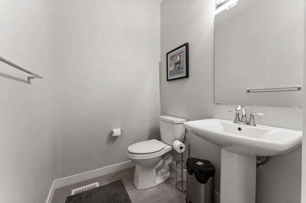 MLS® A2244918 - 804 Shawnee Terrace SW in Shawnee Slopes Calgary, Residential