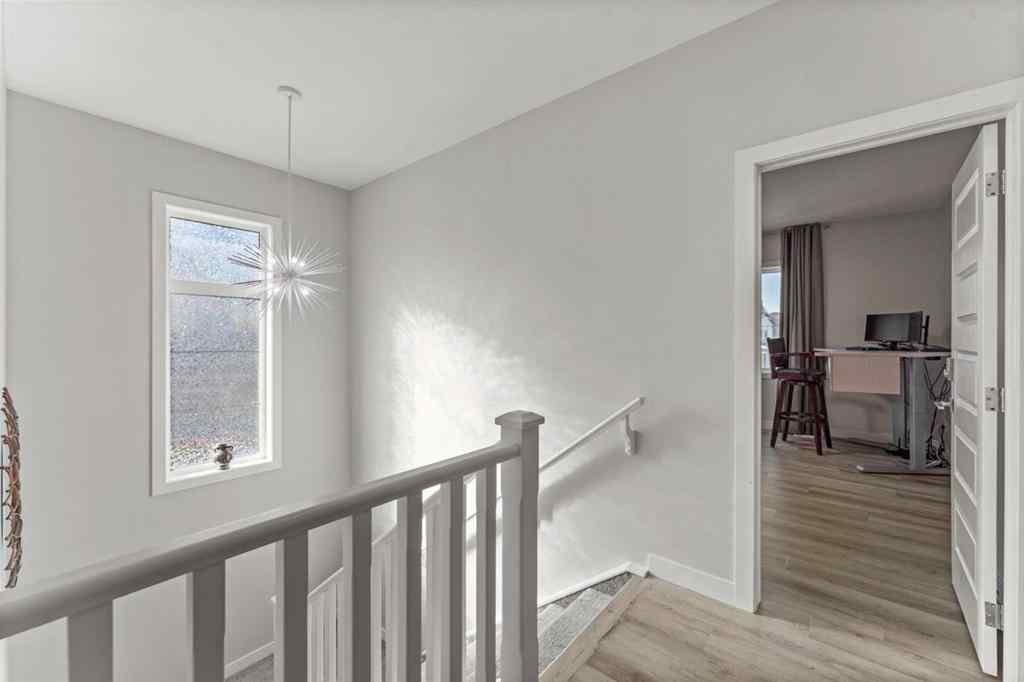 MLS® A2244918 - 804 Shawnee Terrace SW in Shawnee Slopes Calgary, Residential