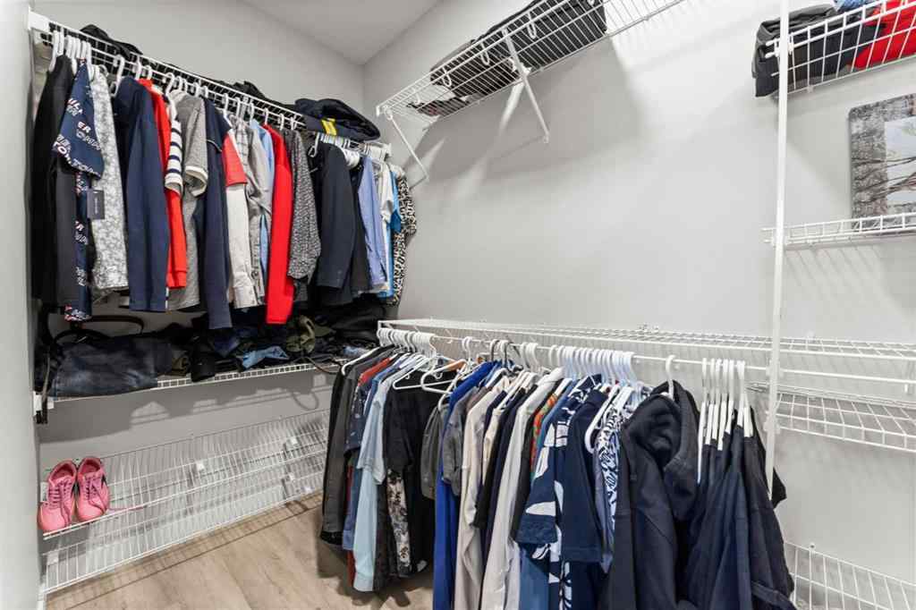 MLS® A2244918 - 804 Shawnee Terrace SW in Shawnee Slopes Calgary, Residential