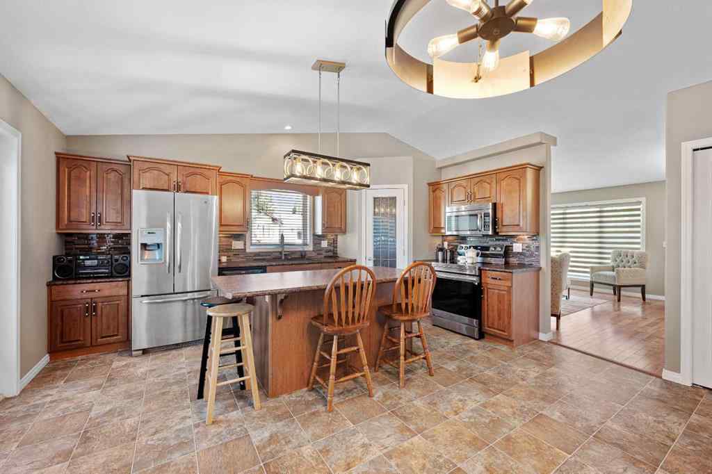 MLS® A2244923 - 3304 66 Avenue  in Parkview Estates Lloydminster, Residential