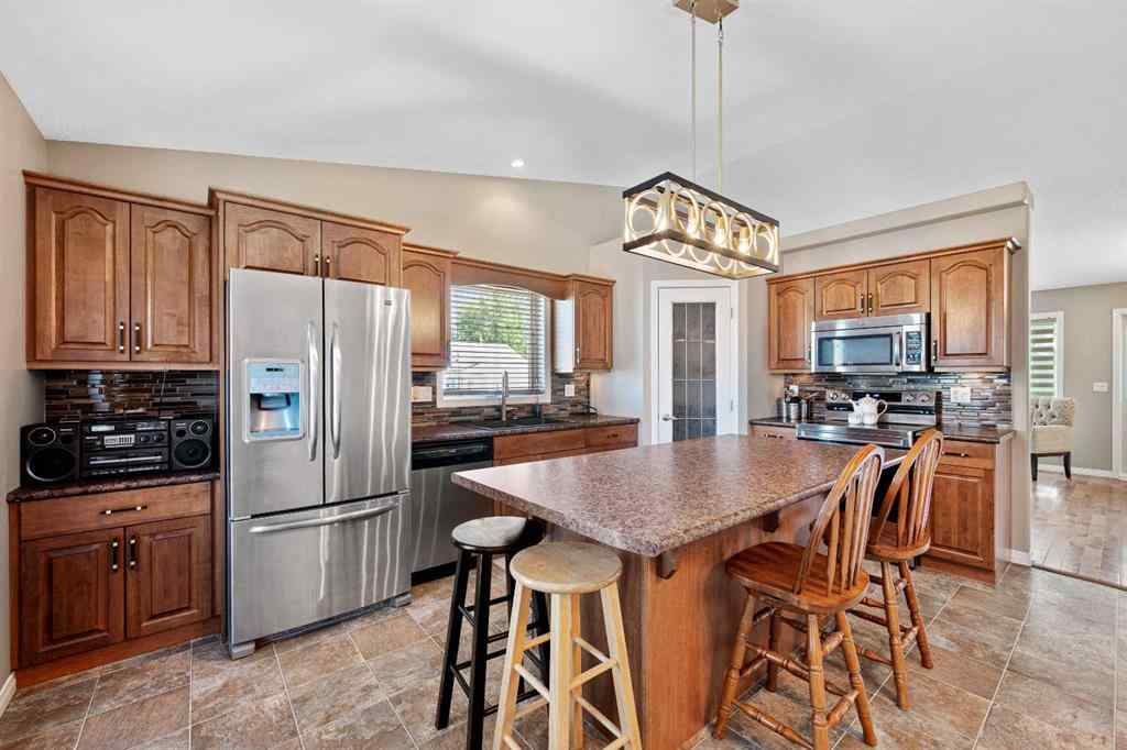 MLS® A2244923 - 3304 66 Avenue  in Parkview Estates Lloydminster, Residential