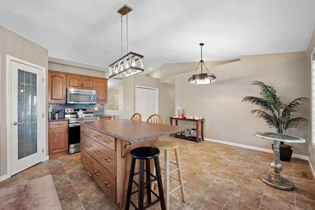 MLS® A2244923 - 3304 66 Avenue  in Parkview Estates Lloydminster, Residential