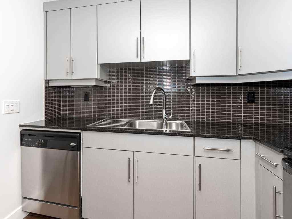 MLS® A2244929 - Unit #303 410 1 Avenue NE in Crescent Heights Calgary, Residential