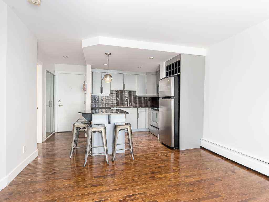 MLS® A2244929 - Unit #303 410 1 Avenue NE in Crescent Heights Calgary, Residential