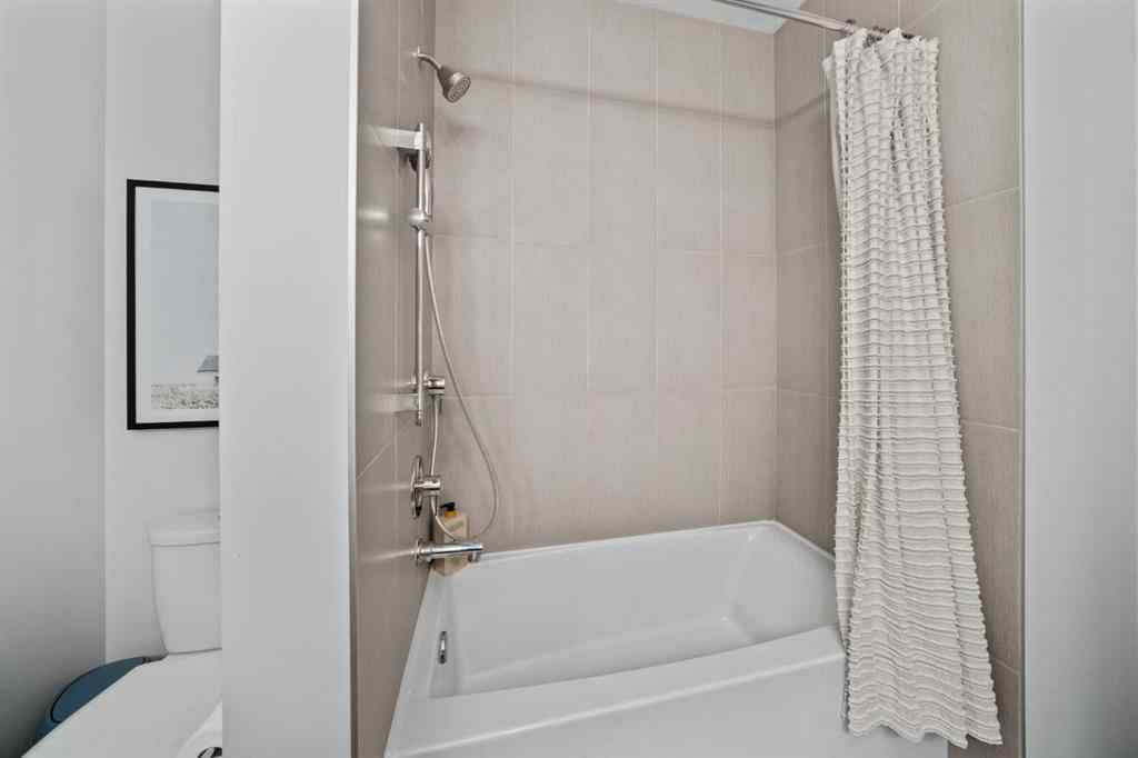 MLS® A2244935 - 2412 5 Street NW in Mount Pleasant Calgary, Residential