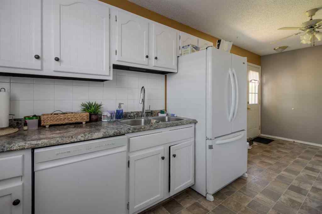 MLS® A2244948 - 78 Purdue Court W in Varsity Village Lethbridge, Residential
