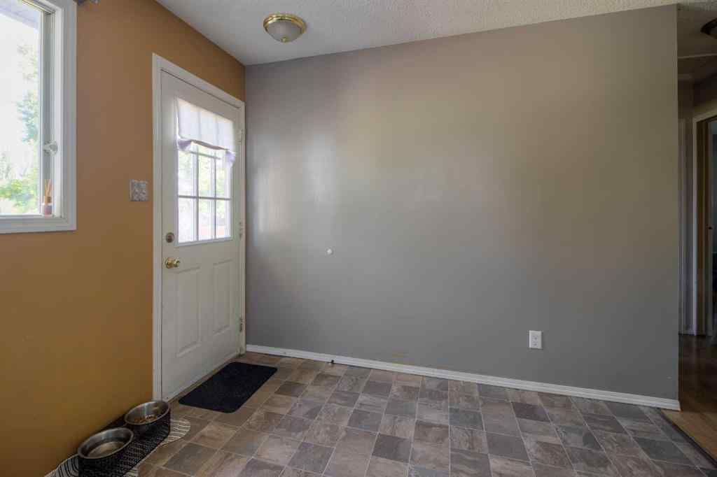 MLS® A2244948 - 78 Purdue Court W in Varsity Village Lethbridge, Residential