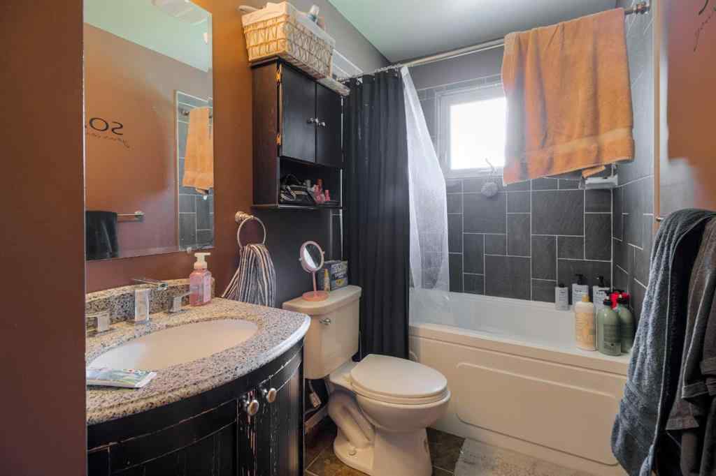 MLS® A2244948 - 78 Purdue Court W in Varsity Village Lethbridge, Residential
