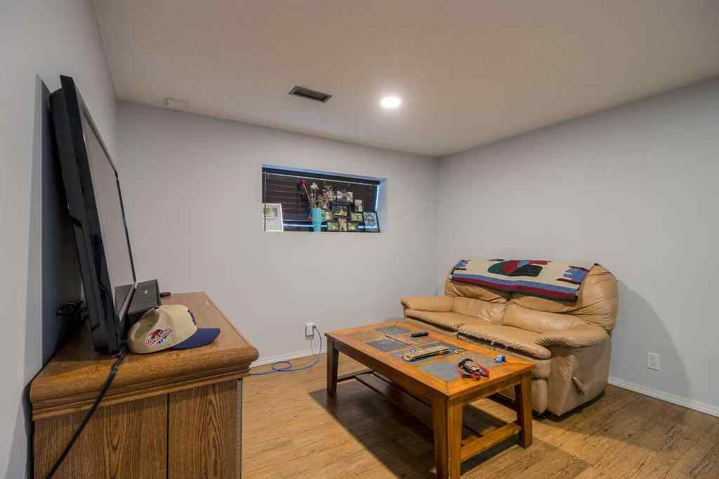 MLS® A2244948 - 78 Purdue Court W in Varsity Village Lethbridge, Residential