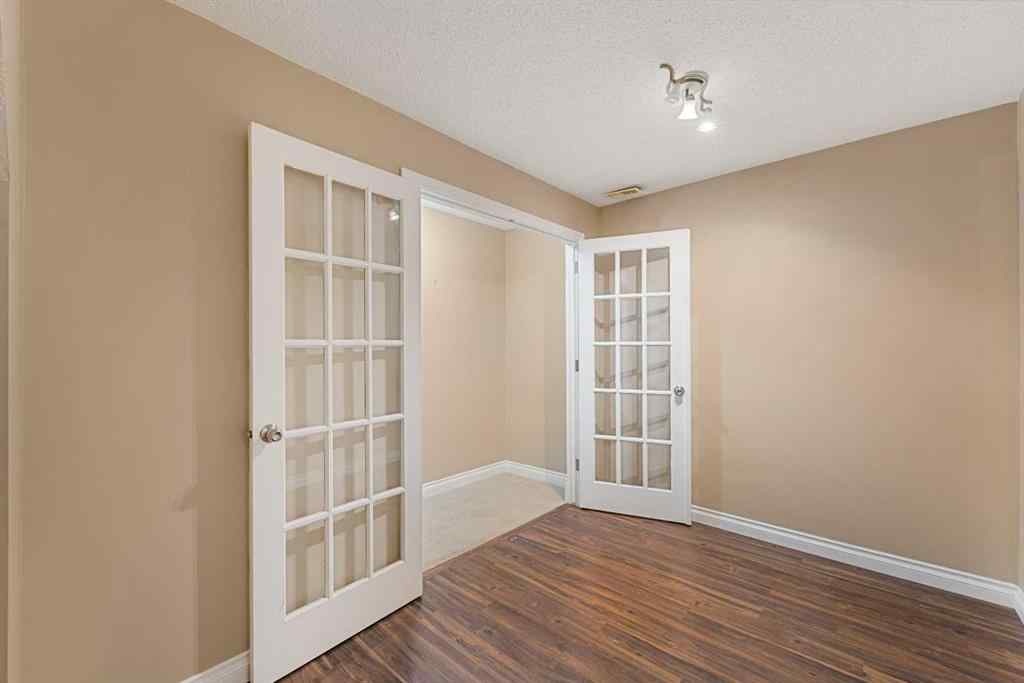 MLS® A2244957 - 6 Kingsland Way SE in Kings Heights Airdrie, Residential