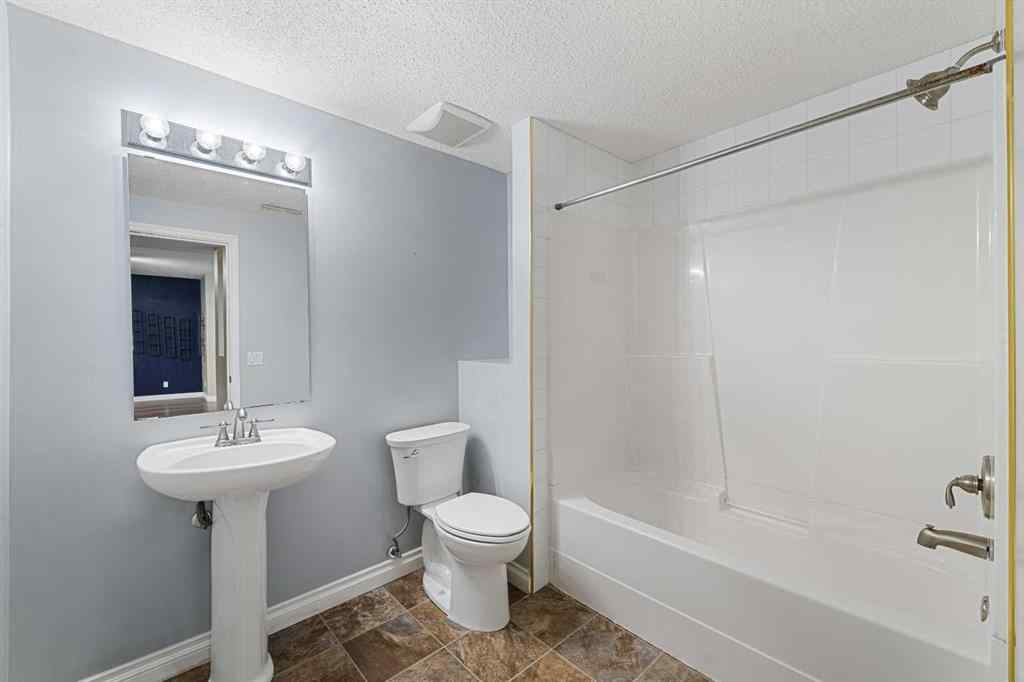 MLS® A2244957 - 6 Kingsland Way SE in Kings Heights Airdrie, Residential