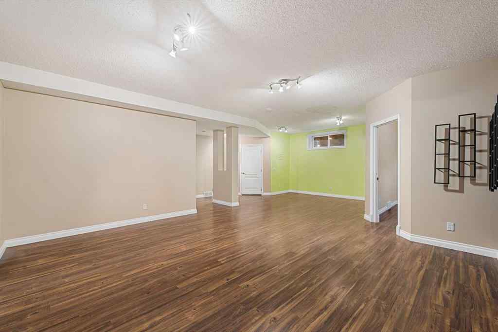 MLS® A2244957 - 6 Kingsland Way SE in Kings Heights Airdrie, Residential
