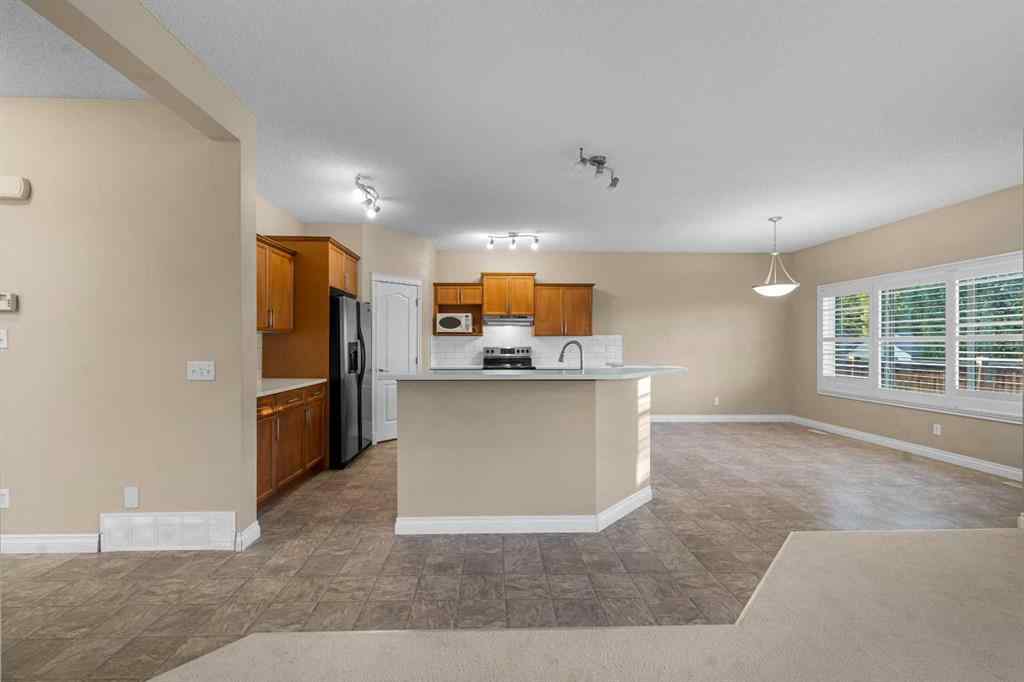 MLS® A2244957 - 6 Kingsland Way SE in Kings Heights Airdrie, Residential