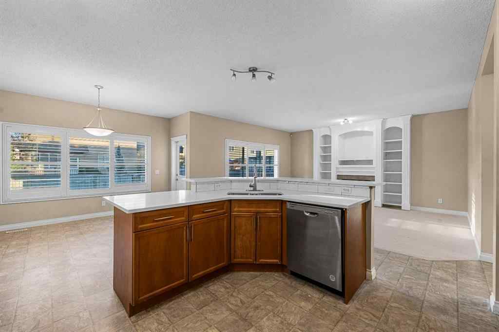 MLS® A2244957 - 6 Kingsland Way SE in Kings Heights Airdrie, Residential