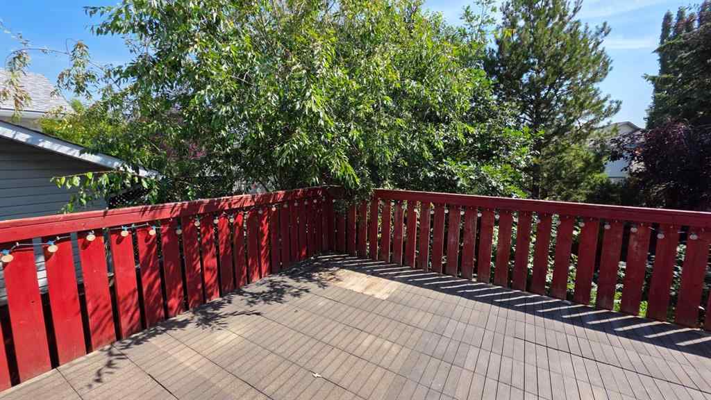 MLS® A2244966 - 9857 66 Avenue  in Country Club West Grande Prairie, Residential