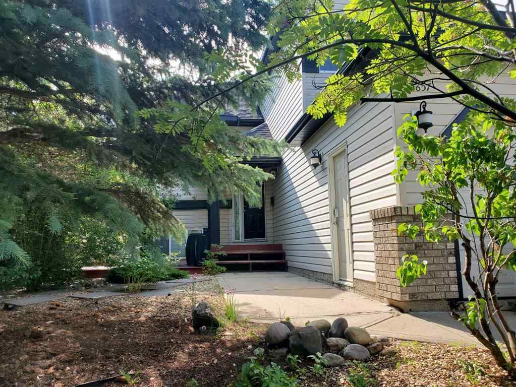 MLS® A2244966 - 9857 66 Avenue  in Country Club West Grande Prairie, Residential