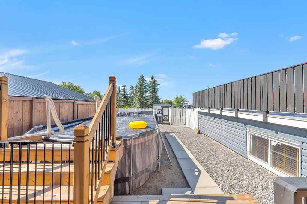 MLS® A2244976 - 20 Westland Gate  in Westridge Okotoks, Residential