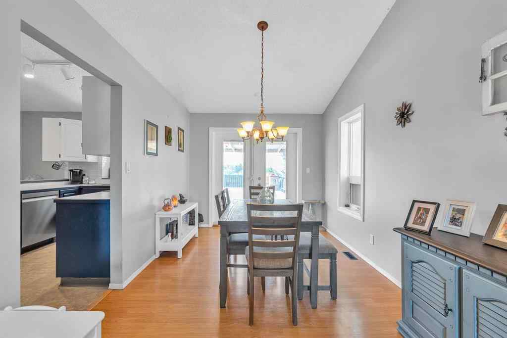 MLS® A2244976 - 20 Westland Gate  in Westridge Okotoks, Residential