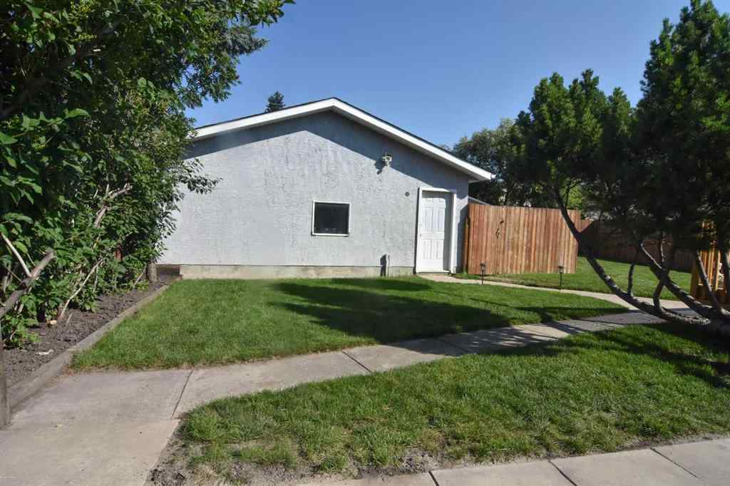 MLS® A2245003 - 904 Abbotsford Drive NE in Abbeydale Calgary, Residential