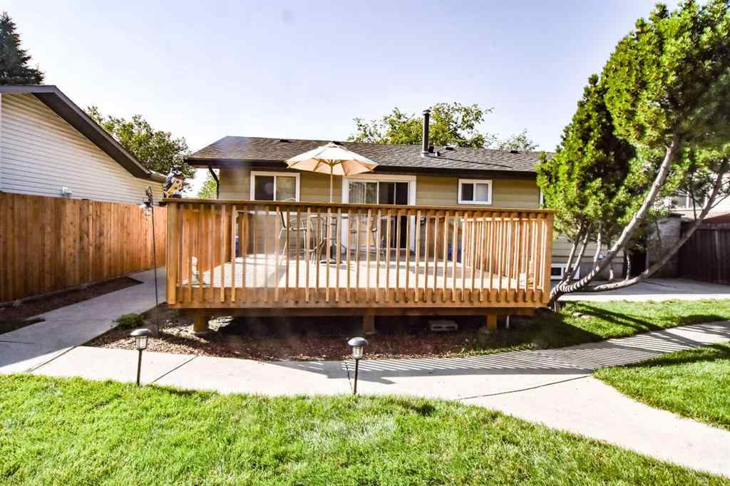 MLS® A2245003 - 904 Abbotsford Drive NE in Abbeydale Calgary, Residential