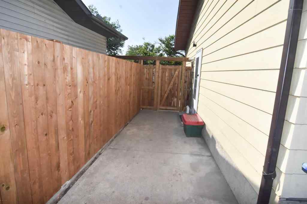 MLS® A2245003 - 904 Abbotsford Drive NE in Abbeydale Calgary, Residential