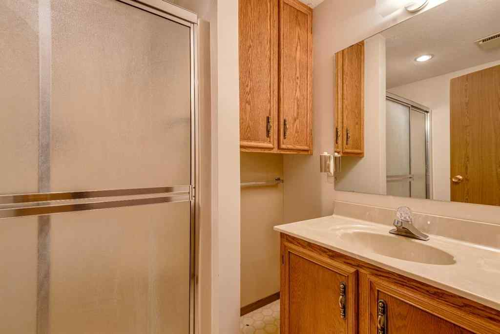 MLS® A2245006 - 729 1 Street NE in NONE Three Hills, Residential