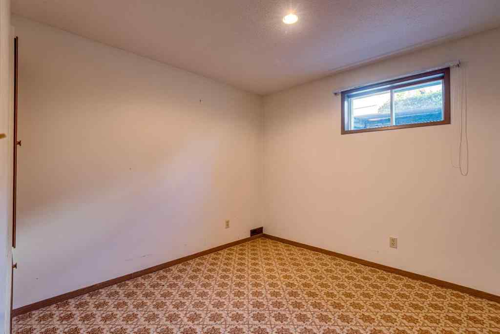 MLS® A2245006 - 729 1 Street NE in NONE Three Hills, Residential