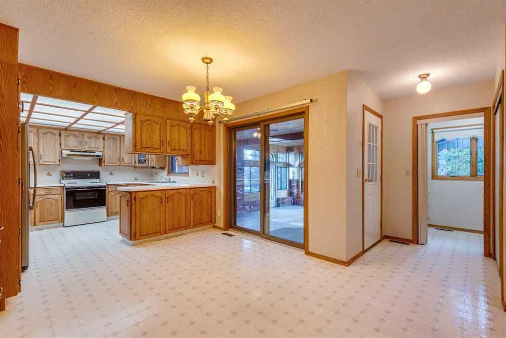 MLS® A2245006 - 729 1 Street NE in NONE Three Hills, Residential