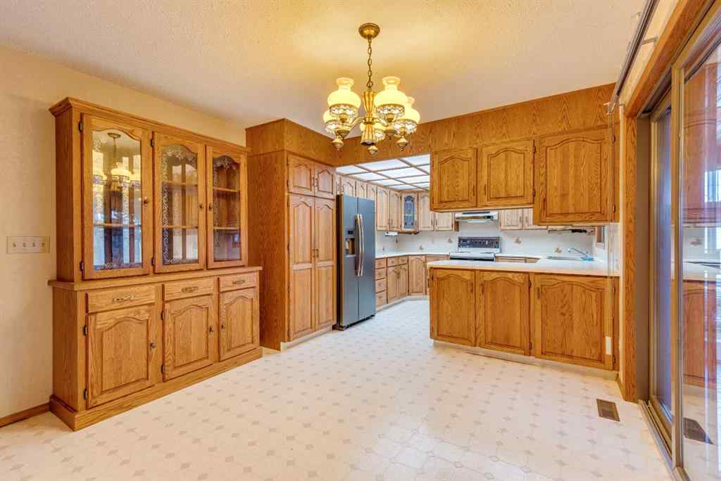MLS® A2245006 - 729 1 Street NE in NONE Three Hills, Residential