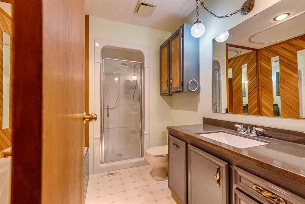 MLS® A2245006 - 729 1 Street NE in NONE Three Hills, Residential