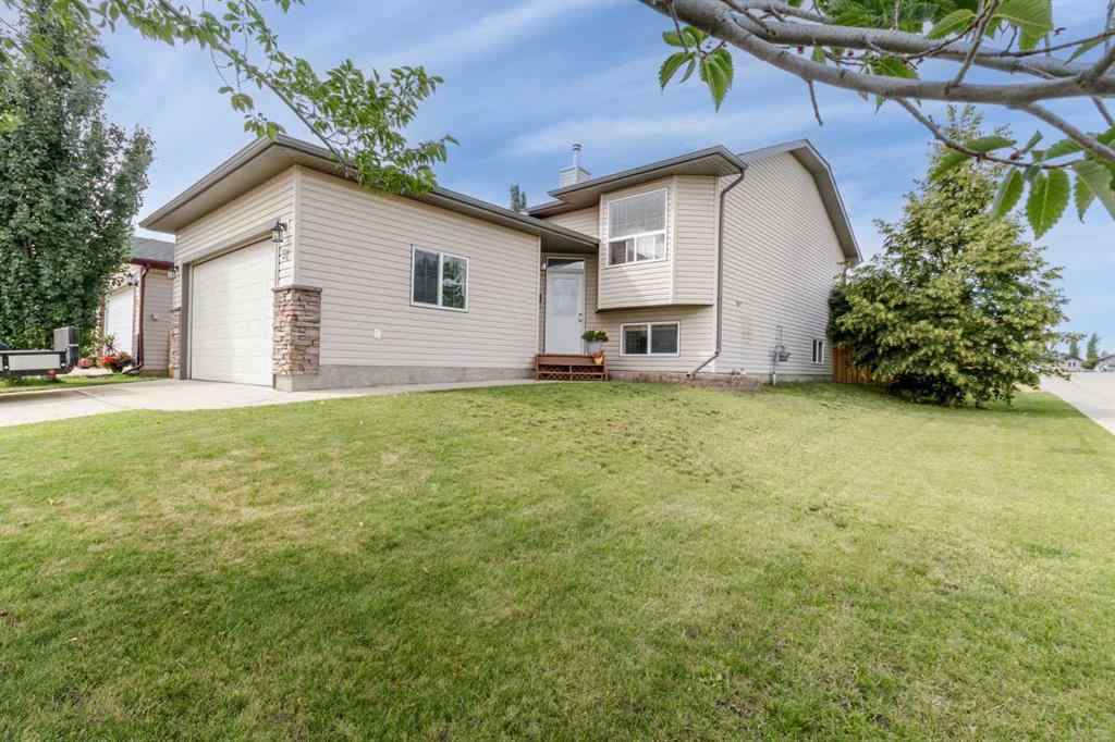 MLS® A2245017 - 57 Pine Crescent  in Panorama Estates Blackfalds, Residential