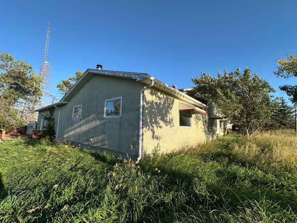 MLS® A2245019 - 230049 Township Road 314   in NONE Rural Kneehill County, Residential